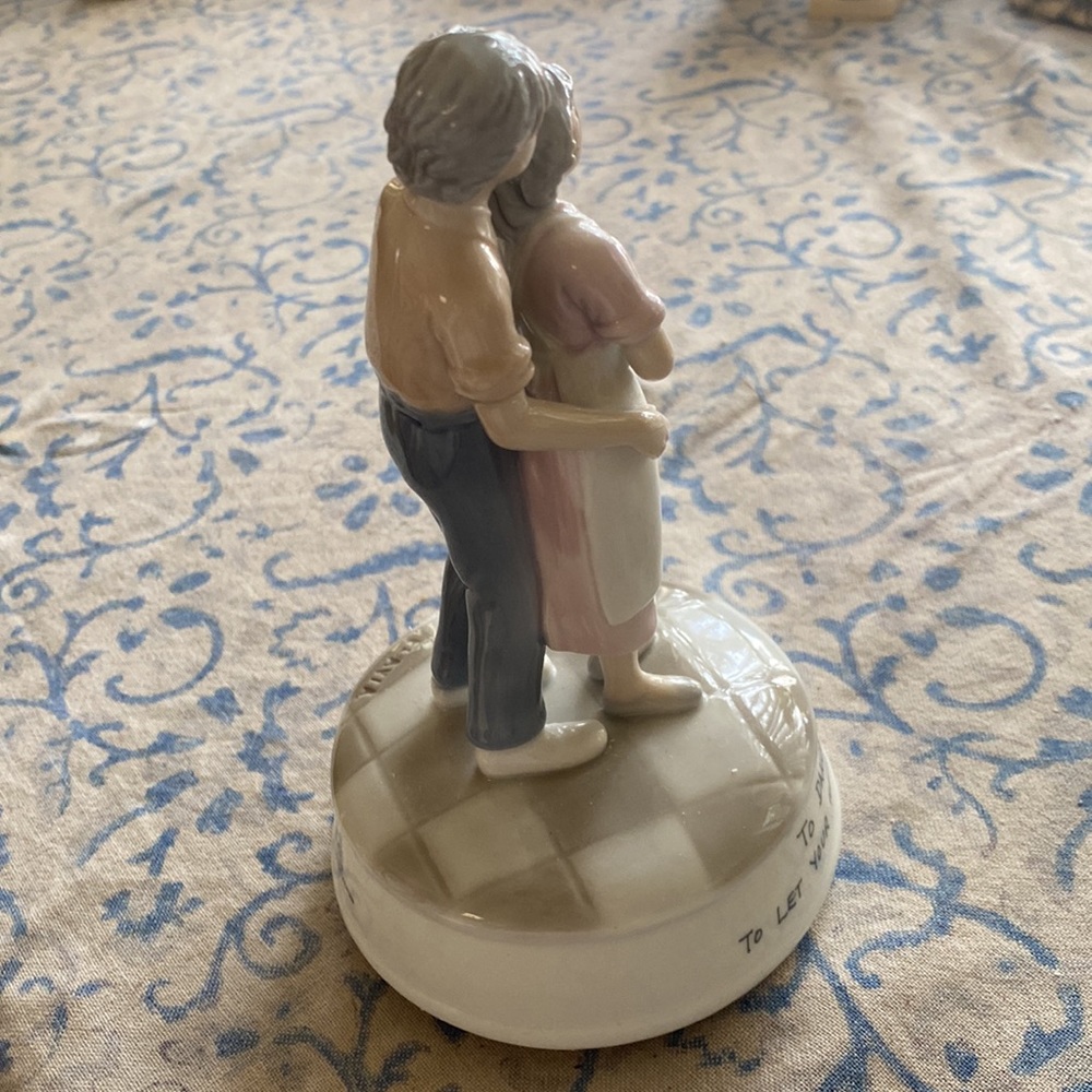 Vintage 1984 Flavia “The Dance Lesson” music box figurine.  Collector’s item. - Picture 5 of 12
